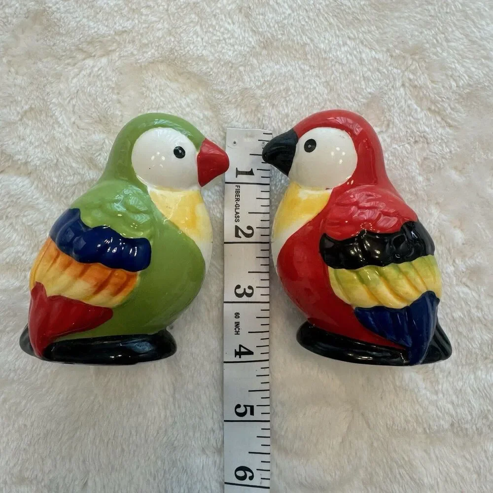 Pier 1 Salt and Pepper Shakers Kitchen Decor Birds Parrots‎ Macaw Set Colorful